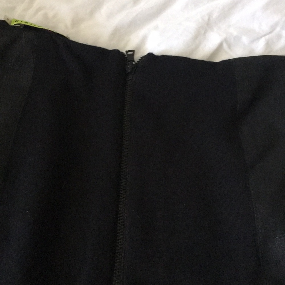 Alice + Olivia Black Paneled Mini Skirt - Picture 4 of 5